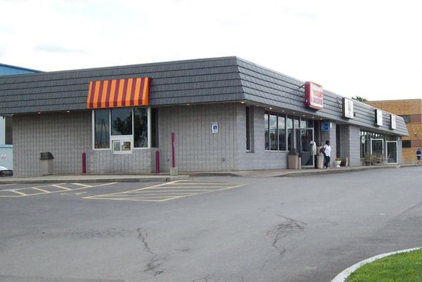 Dunkin Donuts: 6378 Thompson Rd, Syracuse, NY 13206